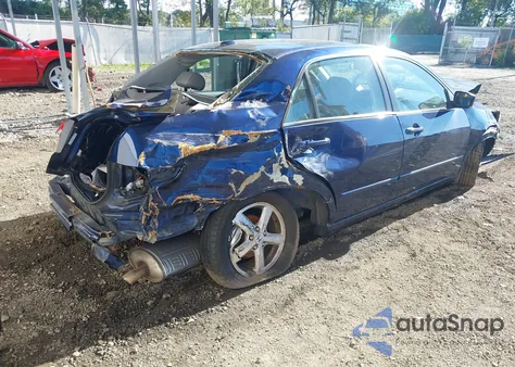 2004 Honda Accord 2.4 Ex z USA, uszkodzony, nr VIN 1HGCM56824A061282